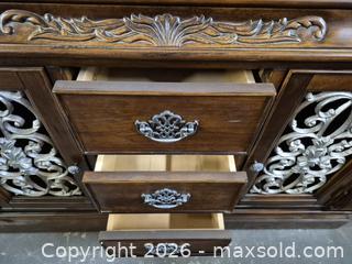 MaxSold Auction: Buffet Hutch - Oshawa (Ontario, Canada) SELLER MANAGED Commercial Liquidation Online Auction - Bond Street West