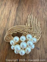 MaxSold Auction: Vintage 14k solid gold  natural pearl brooch total weight 16.94 grams  - Toronto (Ontario, Canada) SELLER MANAGED Downsizing Online Auction - Applefield Drive