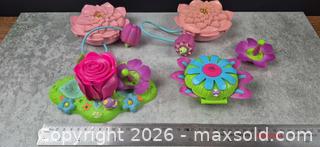 MaxSold Auction: Collectible Vintage Bluebird Polly Pocket Compact Playsets (4 Pieces), Lot 8 of 9 - Toronto (Ontario, Canada) PARTNER MANAGED Downsizing Online Auction - Cavotti Crescent