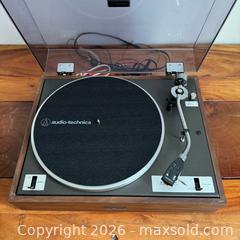 MaxSold Auction: Vintage Pioneer Stereo Turntable — Model PL-10  - Toronto (Ontario, Canada) SELLER MANAGED Reseller Online Auction -  Crouse Road (STORAGE)