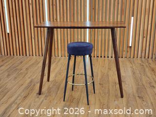 MaxSold Auction: Article Furniture Solid Walnut Wood Bar High Table - Mississauga (Ontario, Canada) PARTNER MANAGED Reseller Online Auction -  Dundas Street East