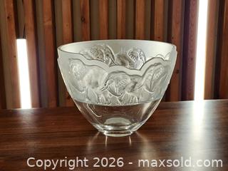 MaxSold Auction: Large Crystal Bowl - Nachtmann - Safari Elephants - Mississauga (Ontario, Canada) PARTNER MANAGED Reseller Online Auction -  Dundas Street East