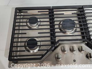 MaxSold Auction: New LG 36" Gas Range Cooktop Model JGP5036SL1SS - Mississauga (Ontario, Canada) PARTNER MANAGED Reseller Online Auction -  Dundas Street East