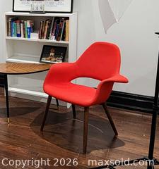 MaxSold Auction: Pair Eames Saarinen Organic Chairs  - Mississauga (Ontario, Canada) PARTNER MANAGED Reseller Online Auction -  Dundas Street East