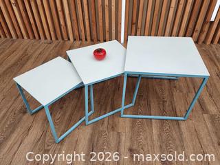 MaxSold Auction: Refinished Designer Aluminum Nesting Tables - Mississauga (Ontario, Canada) PARTNER MANAGED Reseller Online Auction -  Dundas Street East