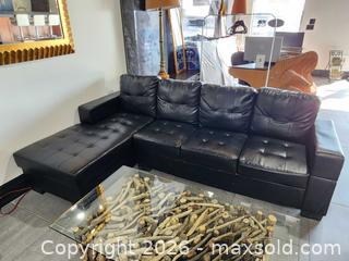 MaxSold Auction: Sectional 4 Seat Sofa Faux Leather Couch - Mississauga (Ontario, Canada) PARTNER MANAGED Reseller Online Auction -  Dundas Street East