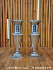 MaxSold Auction: Vintage 32" Polished Cast Aluminum Floor Urns Vases - Pair - Mississauga (Ontario, Canada) PARTNER MANAGED Reseller Online Auction -  Dundas Street East