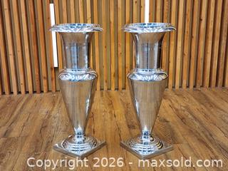 MaxSold Auction: Vintage 32" Polished Cast Aluminum Floor Urns Vases - Pair - Mississauga (Ontario, Canada) PARTNER MANAGED Reseller Online Auction -  Dundas Street East