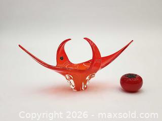 MaxSold Auction: Vintage Chalet Canada 18" Art Glass Centerpiece - Mississauga (Ontario, Canada) PARTNER MANAGED Reseller Online Auction -  Dundas Street East