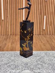 MaxSold Auction: Vintage Chinese Black Lacquer Display Pedestal - Mississauga (Ontario, Canada) PARTNER MANAGED Reseller Online Auction -  Dundas Street East