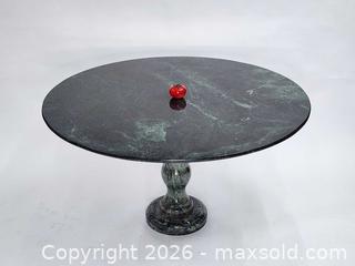 MaxSold Auction: Vintage Deep Green Italian Marble Pedestal Dining Table 53.5" Top - Mississauga (Ontario, Canada) PARTNER MANAGED Reseller Online Auction -  Dundas Street East