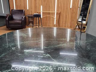 MaxSold Auction: Vintage Deep Green Italian Marble Pedestal Dining Table 53.5" Top - Mississauga (Ontario, Canada) PARTNER MANAGED Reseller Online Auction -  Dundas Street East