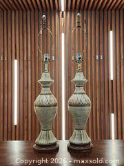 MaxSold Auction: Vintage MCM Ceramic Table Lamps Pair - Mississauga (Ontario, Canada) PARTNER MANAGED Reseller Online Auction -  Dundas Street East
