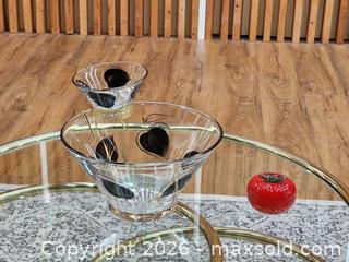 MaxSold Auction: Vintage MCM Chip & Dip Glass Serving Bowl - Mississauga (Ontario, Canada) PARTNER MANAGED Reseller Online Auction -  Dundas Street East