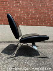 MaxSold Auction: Mid-century modern low lounge chair - Toronto (Ontario, Canada) PARTNER MANAGED Downsizing Online Auction -  Risa Boulevard