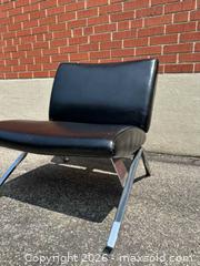 MaxSold Auction: Mid-century modern low lounge chair - Toronto (Ontario, Canada) PARTNER MANAGED Downsizing Online Auction -  Risa Boulevard