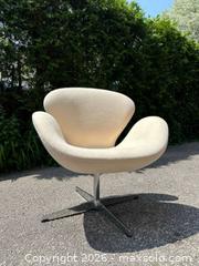 MaxSold Auction: Mid-century modern tulip-style lounge chair - Toronto (Ontario, Canada) PARTNER MANAGED Downsizing Online Auction -  Risa Boulevard
