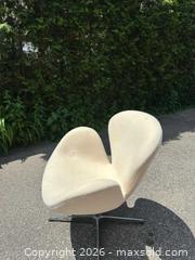MaxSold Auction: Mid-century modern tulip-style lounge chair - Toronto (Ontario, Canada) PARTNER MANAGED Downsizing Online Auction -  Risa Boulevard