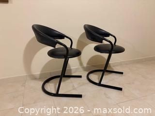 MaxSold Auction: Retro Cantilever Dining Chairs (2) - Toronto (Ontario, Canada) PARTNER MANAGED Downsizing Online Auction -  Risa Boulevard