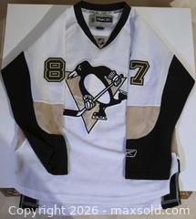 MaxSold Auction: Sidney Crosby Pittsburgh Penguins Youth Jersey L/XL - Toronto (Ontario, Canada) PARTNER MANAGED Downsizing Online Auction -  Risa Boulevard