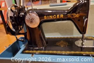 MaxSold Auction: Antique sewing machine in carrying case - Ottawa (Ontario, Canada) SELLER MANAGED Downsizing Online Auction - Brennan Avenue