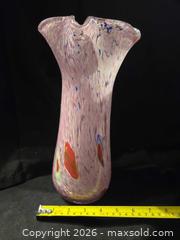 MaxSold Auction: Murano Style Vase - Bath (Ontario, Canada) SELLER MANAGED Downsizing Online Auction - Somerset Drive