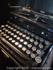 MaxSold Auction: Vintage Travel Typewriter  - Bath (Ontario, Canada) SELLER MANAGED Downsizing Online Auction - Somerset Drive