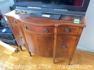 MaxSold Auction: Dresser  - Toronto (Ontario, Canada) Downsizing Online Auction - Rosedale Valley Road (CONDO)