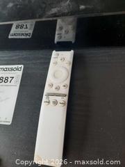 MaxSold Auction: Samsung TV, Samsung Connect - Toronto (Ontario, Canada) Downsizing Online Auction - Rosedale Valley Road (CONDO)