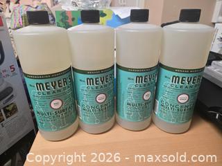 MaxSold Auction: Mrs Meyers Multisurface Lot of 4 New Unopened 946ml each - Toronto (Ontario, Canada) PARTNER MANAGED Reseller Online Auction - Mcadam Avenue