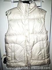MaxSold Auction: Tilley OffWhite Certified Down Vest New with Tag - Toronto (Ontario, Canada) PARTNER MANAGED Reseller Online Auction - Mcadam Avenue
