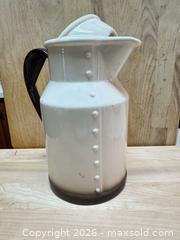 MaxSold Auction: Ceramic Pitcher with Rooster Farmhouse Motif, Medium Size - Raleigh (North Carolina, USA) PARTNER MANAGED Downsizing Online Auction -  Tipping Circle