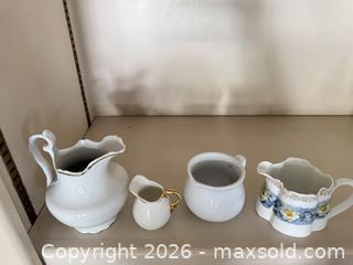 MaxSold Auction: Lot of 4 Porcelain Creamers / Small Pitchers - Raleigh (North Carolina, USA) PARTNER MANAGED Downsizing Online Auction -  Tipping Circle