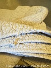 MaxSold Auction: Mushroom Gray 100% Cotton Quilted Floral/Medallion Quilt, Full/Double - Raleigh (North Carolina, USA) PARTNER MANAGED Downsizing Online Auction -  Tipping Circle