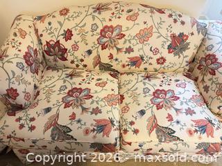 MaxSold Auction: Pennsylvania House Floral Upholstered Loveseat - Raleigh (North Carolina, USA) PARTNER MANAGED Downsizing Online Auction -  Tipping Circle