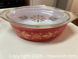 MaxSold Auction: Pyrex 2 1/2 qt Glass Casserole Dish with Glass Lid - Raleigh (North Carolina, USA) SELLER MANAGED Downsizing Online Auction -  Tipping Circle