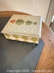 MaxSold Auction: Set of 3 Decorative Trinket Jewelry Boxes - Raleigh (North Carolina, USA) PARTNER MANAGED Downsizing Online Auction -  Tipping Circle