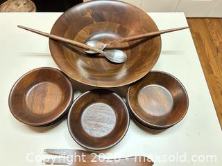 MaxSold Auction: Vermillion Real Walnut Large Wood Salad Bowl - Raleigh (North Carolina, USA) PARTNER MANAGED Downsizing Online Auction -  Tipping Circle