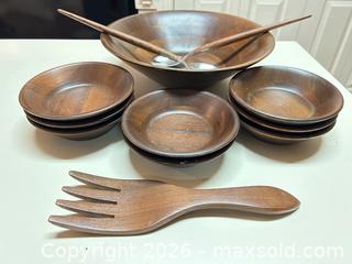 MaxSold Auction: Vermillion Real Walnut Large Wood Salad Bowl - Raleigh (North Carolina, USA) PARTNER MANAGED Downsizing Online Auction -  Tipping Circle