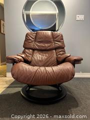 MaxSold Auction: Ekornes Leather Swivel Lounge Chair - Toronto (Ontario, Canada) SELLER MANAGED Reseller Online Auction - Kempsell Crescent