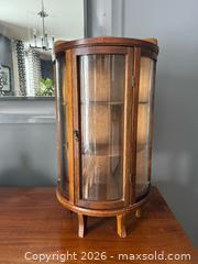 MaxSold Auction: Vintage miniature Curio Display Cabinet - Toronto (Ontario, Canada) SELLER MANAGED Reseller Online Auction - Kempsell Crescent