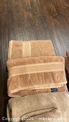 MaxSold Auction: Assorted Towels, Bath mats - Grimsby (Ontario, Canada) PARTNER MANAGED Downsizing Online Auction - Dorchester Drive              