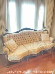 MaxSold Auction: Brocade Sofa - Grimsby (Ontario, Canada) PARTNER MANAGED Downsizing Online Auction - Dorchester Drive              