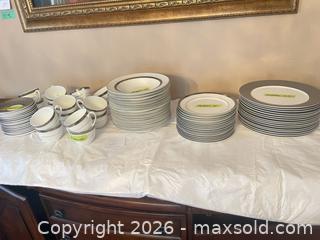 MaxSold Auction: Gluckstein Home 80 pc Dinnerware  - Grimsby (Ontario, Canada) PARTNER MANAGED Downsizing Online Auction - Dorchester Drive              