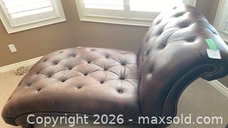 MaxSold Auction: PU Leather Chaise Lounger - Grimsby (Ontario, Canada) PARTNER MANAGED Downsizing Online Auction - Dorchester Drive              