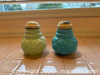 MaxSold Auction: Pair of Northwood Quilted Phlox Muffineers - Oak Bay (British Columbia, Canada) SELLER MANAGED Estate Sale Online Auction - Esplanade