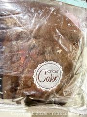 MaxSold Auction: Assorted Cricut Cake & Toaster Oven Fabric Covers, Lot of 12 - Warwick (Rhode Island, USA) SELLER MANAGED Reseller Online Auction - Warwick Avenue