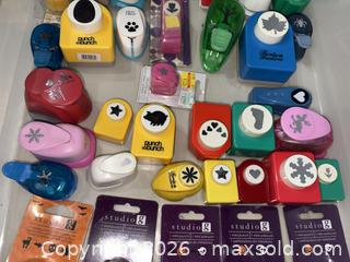 MaxSold Auction: Assorted Paper Craft Punches - Multiple Brands & Shapes - Warwick (Rhode Island, USA) SELLER MANAGED Reseller Online Auction - Warwick Avenue