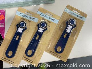 MaxSold Auction: Crafting Tools Kit with Cricut Mats, X-ACTO Knives & Cutters - Warwick (Rhode Island, USA) SELLER MANAGED Reseller Online Auction - Warwick Avenue