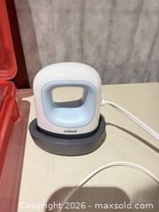 MaxSold Auction: Cricut EasyPress Mini Handheld Heat Press White/Light Blue - Warwick (Rhode Island, USA) SELLER MANAGED Reseller Online Auction - Warwick Avenue